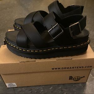 Dr. Martens Voss II sandals